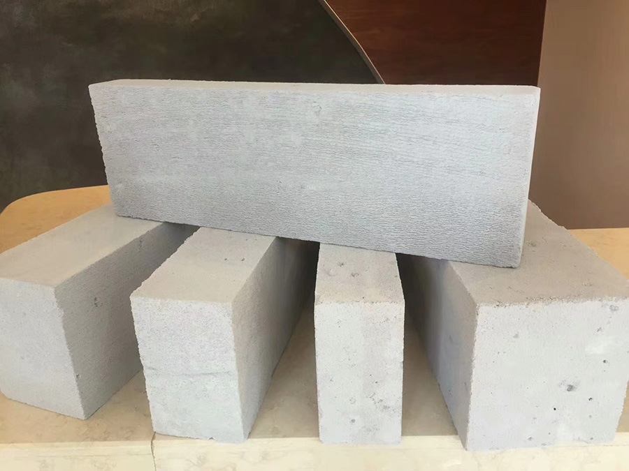 湖南湖北江西厂家:加气砼砌块墙体在南边沿海区域使用的利害及控制办法